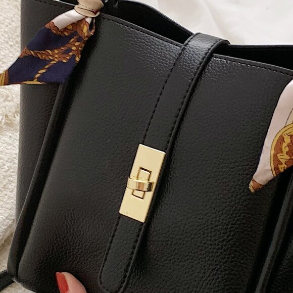 Black Elegant Women's Minimalist Lychee Pattern Handbag - Picture 5 of 6